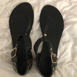 Women’s black and hold sandals